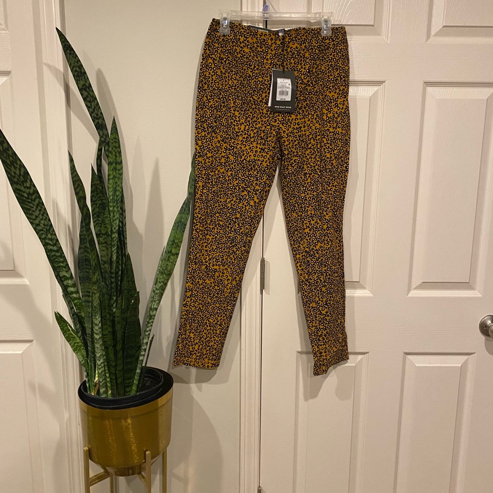 Who what wear size 8 cropped stretch cheetah pants